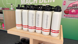 Die waterdrop-Bottel in der österreichischen Version