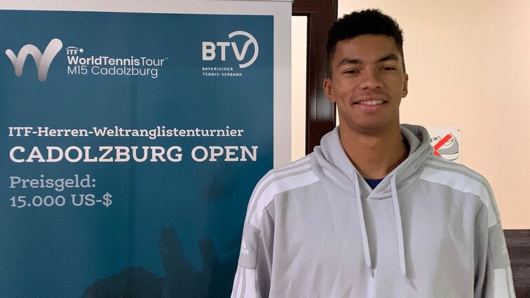 Der 20-jährige Michael Agwi steht im Aufgebot der Irischen Davis-Cup-Mannschaft gegen Österreich.