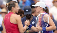 Aryna Sabalenka trifft auf Iga Swiatek