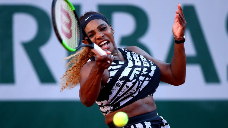 Serena Williams pinches her Achilles tendon