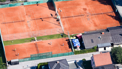 Bald dürfen wir wieder auf die Courts Bald dürfen wir wieder auf die Courts