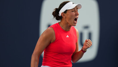 Mit einem Dreisatz-Erfolg gegen Emma Raducanu komplettiert Jessica Pegula das Halbfinale der WTA-1000-Events in Miami. Getty Images