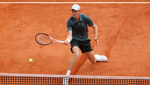 Jannik Sinner gewann in drei Sätzen