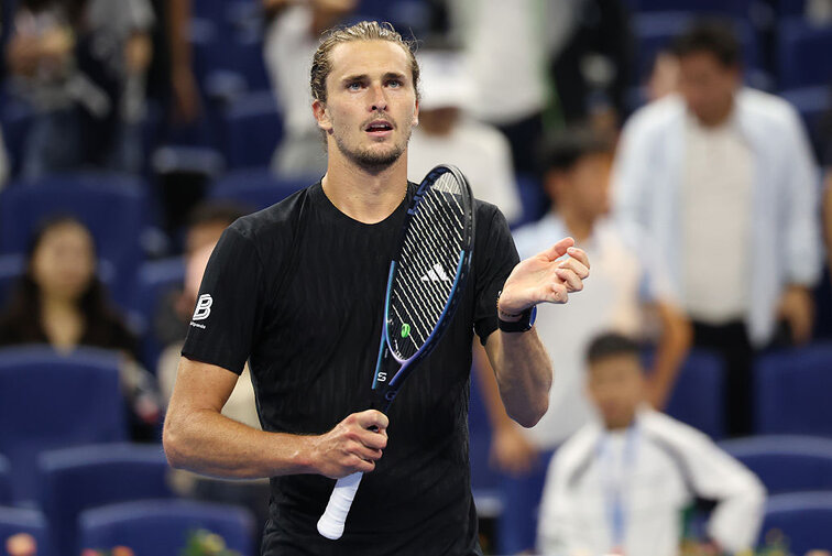 Nach Matches gegen Linkshänder darf sich Alexander Zverev in der Regel selbst beklatschen Nach Matches gegen Linkshänder darf sich Alexander Zverev in der Regel selbst beklatschen
