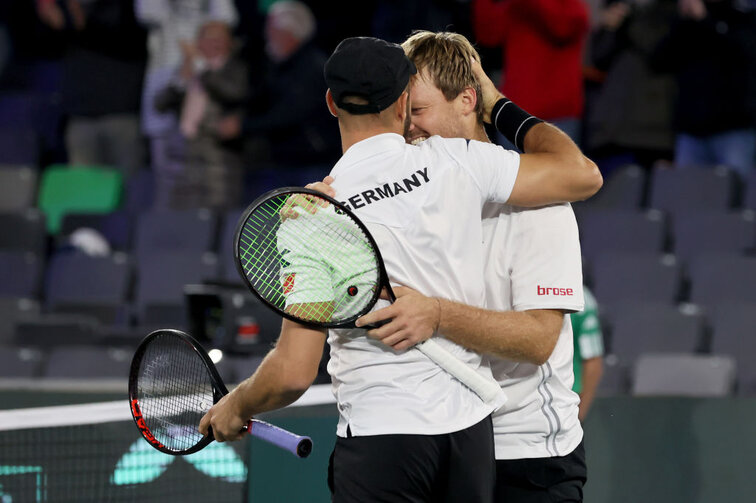 Tim Pütz und Kevin Krawietz fixierten den Sieg gegen Australien Tim Pütz und Kevin Krawietz fixierten den Sieg gegen Australien