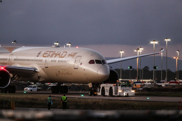 Auch auf dem Flug nach Adelaide wurde offenbar eine Person positiv getestet