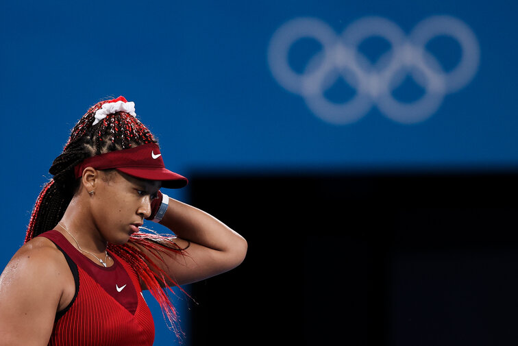 Naomi Osaka hat aktuell nicht nur auf dem Court zu kämpfen Naomi Osaka is currently not only struggling on the court