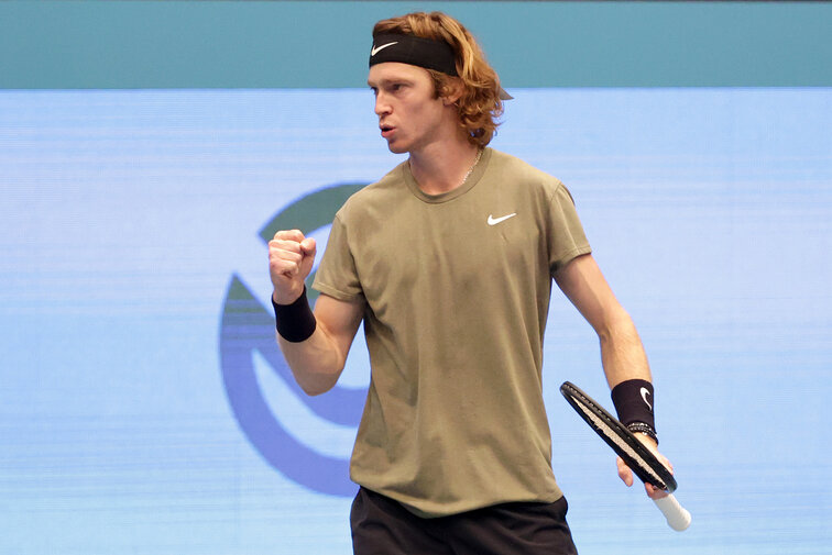 Andrey Rublev hat bei den Erste Bank Open den Titel geholt Andrey Rublev won the title at the Erste Bank Open