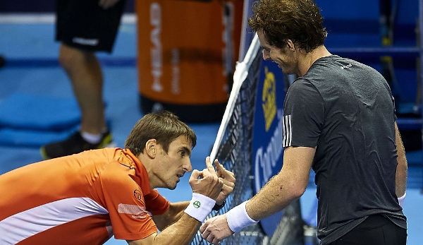 Tommy Robredo zeigt Andy Murray den doppelten Stinkefinger · tennisnet.com