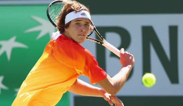 INDIAN WELLS, CA - MARCH 13: Alexander Zverev of Germany in action in his match against Grigor Dimitrov of Bulgaria during day seven of the BNP Paribas Open at Indian Wells Tennis Garden on March 13, 2016 in Indian Wells, California. (Photo by Juli...