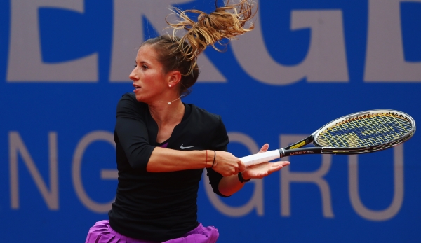 NUREMBERG, GERMANY - MAY 16: Annika Beck of Germany returns the ball to Teliana Pereira of Brazil during Day Three of the Nuernberger Versicherungscup 2016 on May 16, 2016 in Nuremberg, Germany. (Photo by Alex Grimm/Bongarts/Getty Images)