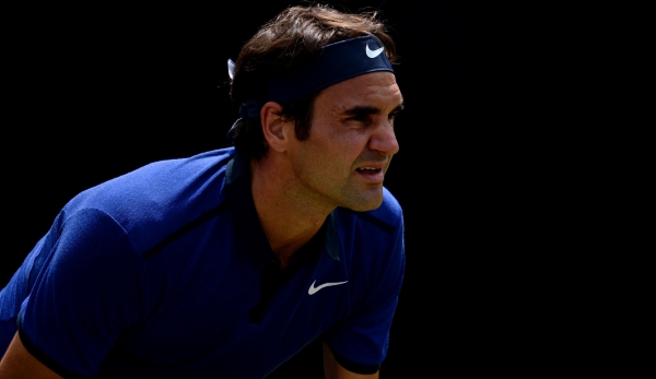 STUTTGART, GERMANY - JUNE 10: Roger Federer of Switzerland reacts during the quarterfinals on day 7 of Mercedes Cup 2016 on June 10, 2016 in Stuttgart, Germany. (Photo by Daniel Kopatsch/Bongarts/Getty Images)