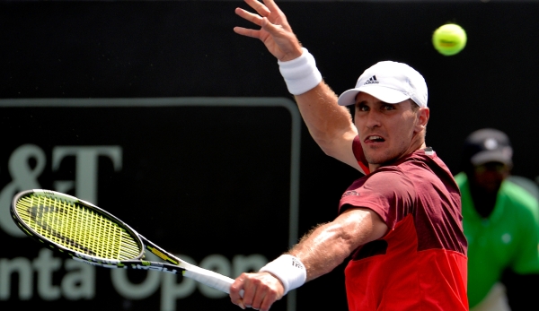 ATLANTA, GA - AUGUST 01: Mischa Zverev of Germany returns a shot to Adrian Mannarino of France during the BB&T Atlanta Open at Atlantic Station on August 1, 2016 in Atlanta, Georgia. (Photo by Grant Halverson/Getty Images)