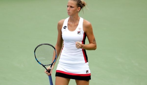 MASON, OH - AUGUST 20: Karolina Pliskova of the Czech Republic celebrates in the semifinal match against Garbiñe Muguruza during day 8 of the Western & Southern Open at the Lindner Family Tennis Center on August 20, 2016 in Mason, Ohio. (Photo b...