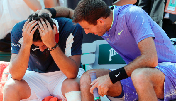Tolle Szene: Juan Martin del Potro kann mit Nicolas Almagro mitfühlen