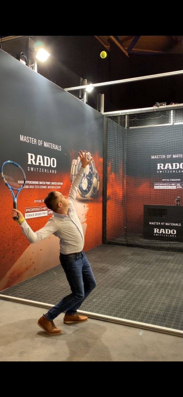 Daniel haut rein - und holt den Gruppensieg bei der RADO-Aufschlaggeschwindigkeitsmessung Daniel Trümper