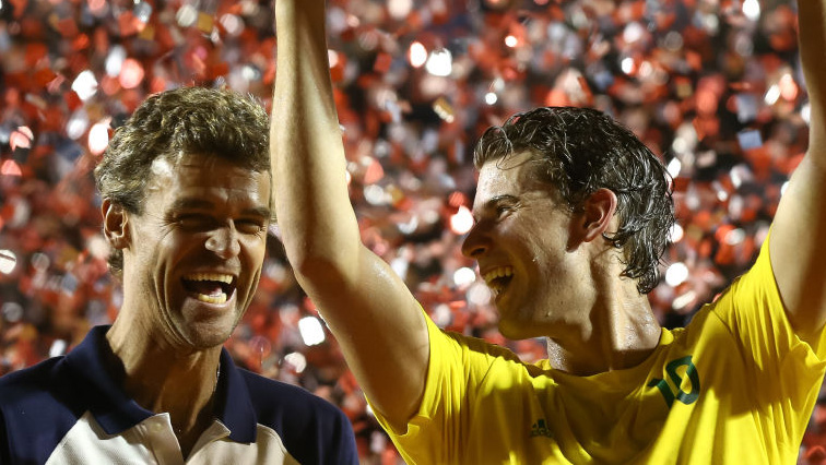This is what it looked like in 2017: Gustavo Kuerten celebrates with Dominic Thiem in Rio