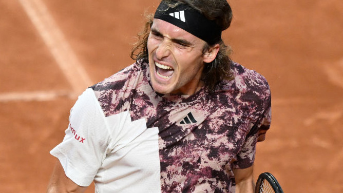 Stefanos Tsitsipas defeated Lorenzo Sonego