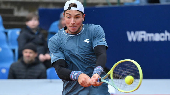 Jan-Lennard Struff war am Donnerstag für alle Eventualitäten gerüstet