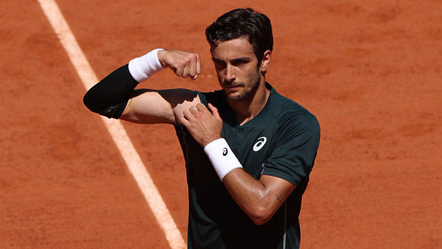 Lorenzo Musetti hat am Freitag seine Muskeln spielen lassen Lorenzo Musetti hat am Freitag seine Muskeln spielen lassen