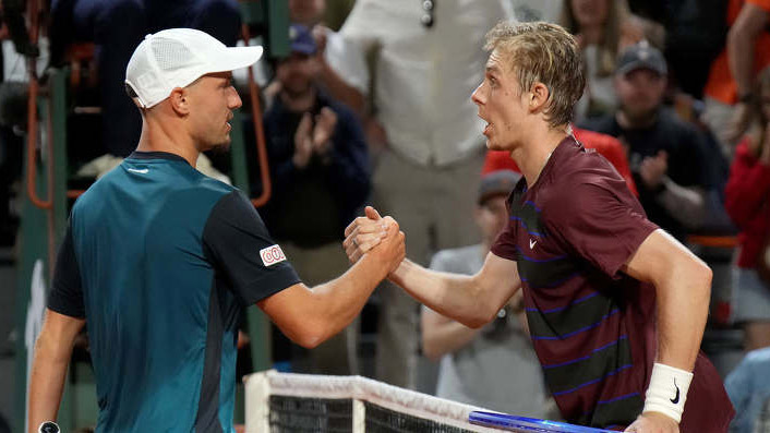 Denis Shapovalov gratuliert einem Österreicher zum Sieg - nicht zum ersten Mal