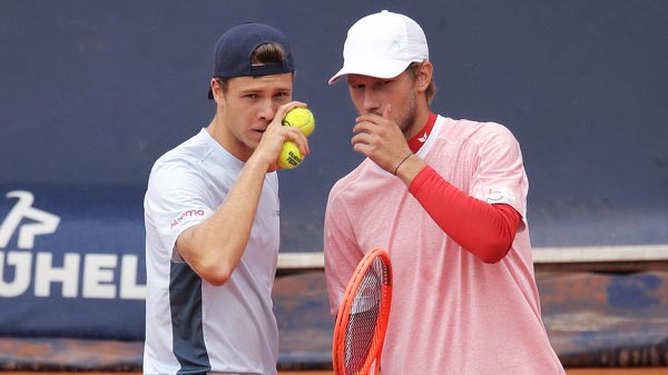Joel Schwärzler und Neil Oberleitner am Samstag in Kitzbühel