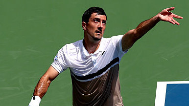 Sebastian Ofner beim Aufschlag