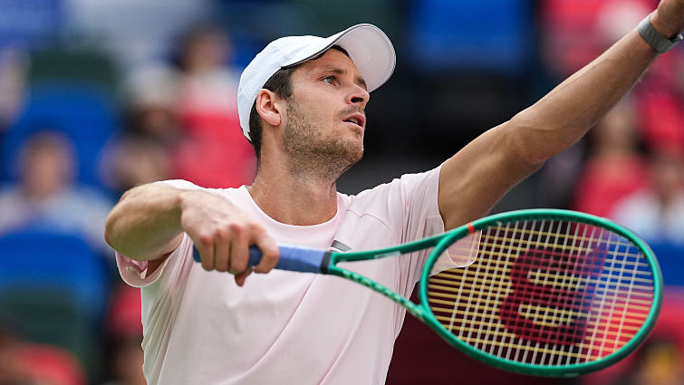 Hubert Hurkacz hat erstmals Novak Djokovic geschlagen